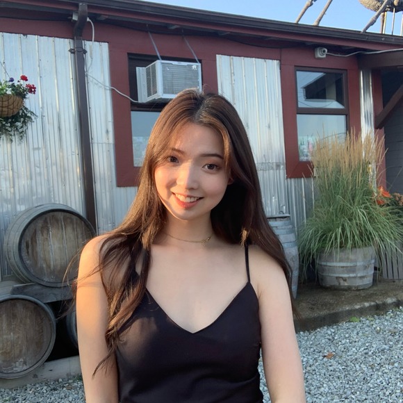 Meet your Posher, Angela - Picture 1 of 1